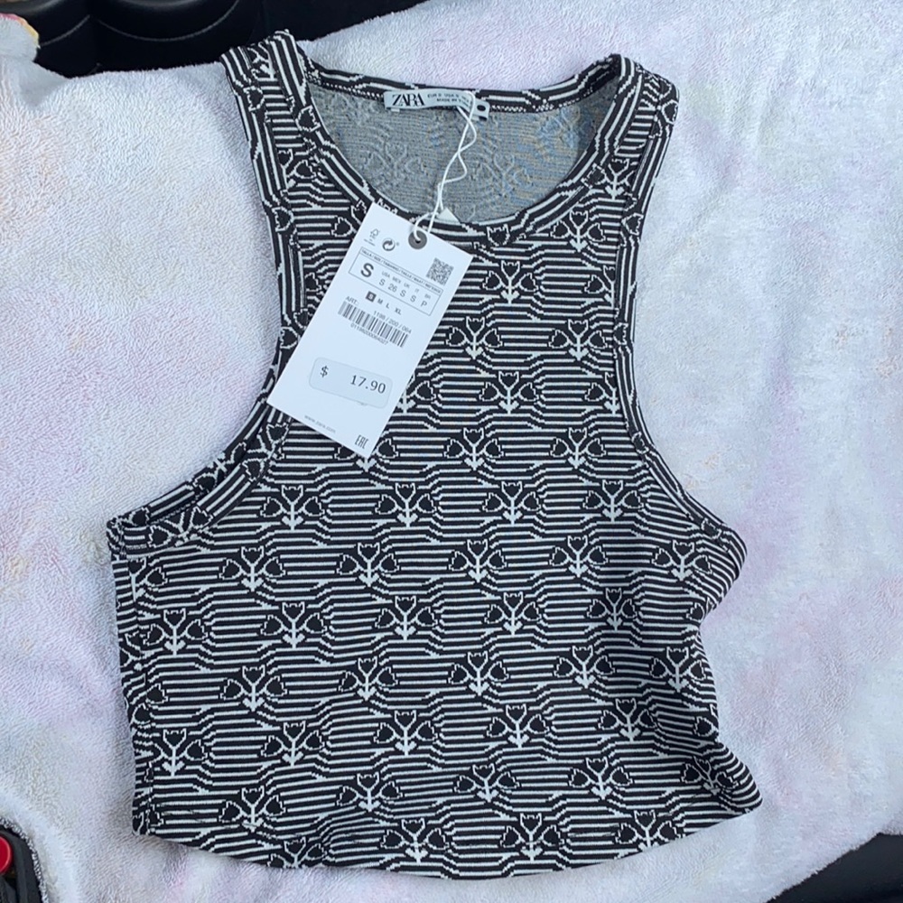 black and white patterned crop top